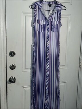 Love By Design Sleeveless Maxi Dress in Lavender and White